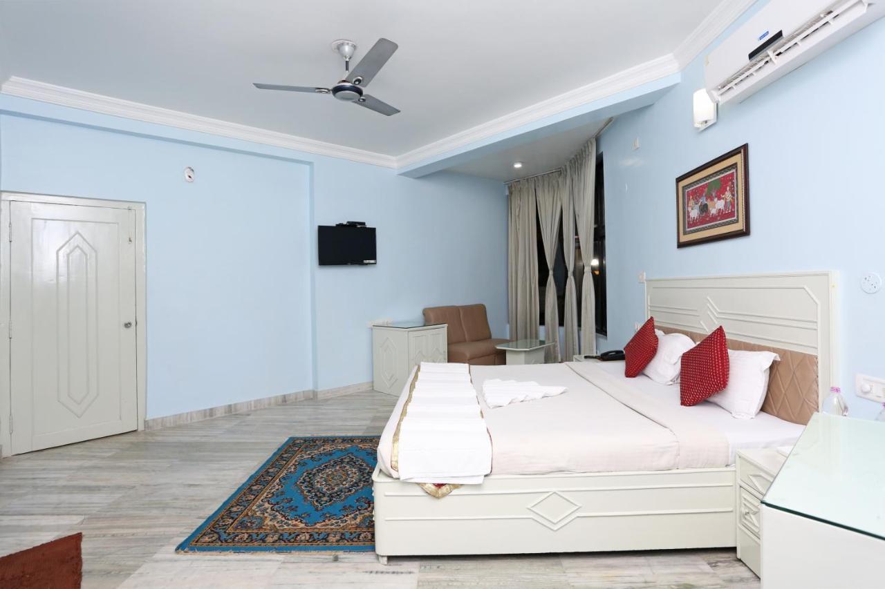 Hotel Niladri Purî Extérieur photo
